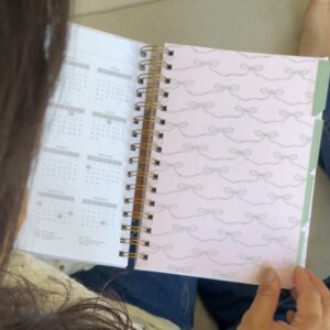 Alternative view of Caderno com divisórias LACINHOS | sem personalização