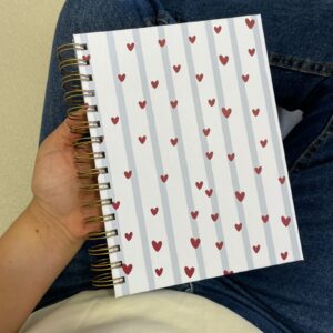 Caderno com divisórias LISTRAS E CORAÇÕES | sem personalização